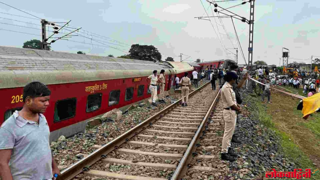 Mumbai-Howrah : मेलचे 18 डबे रुळावरून घसरले