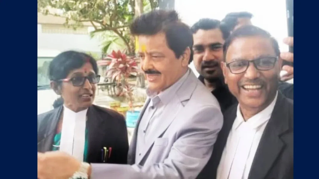 10 हजारांचा दंड ठोठावताच उदित नारायण कोर्टात हजर