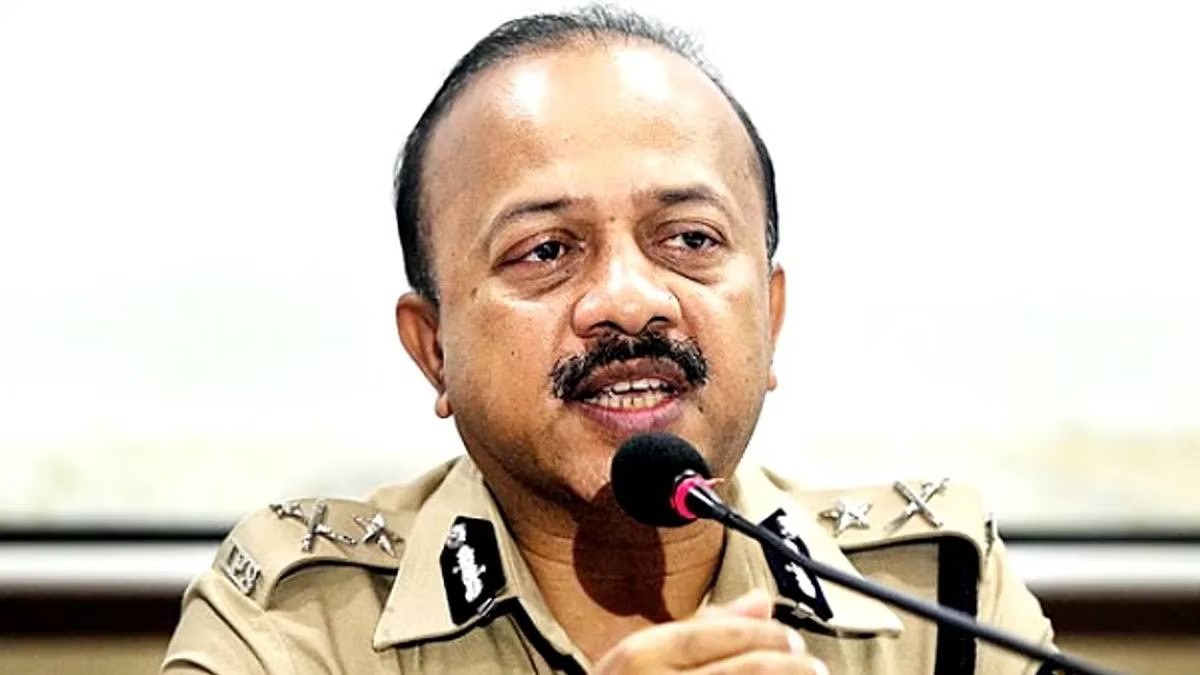 मुंबईला मिळाले नवे पोलीस आयुक्त; देवेन भारतींना मिळाला पदभार