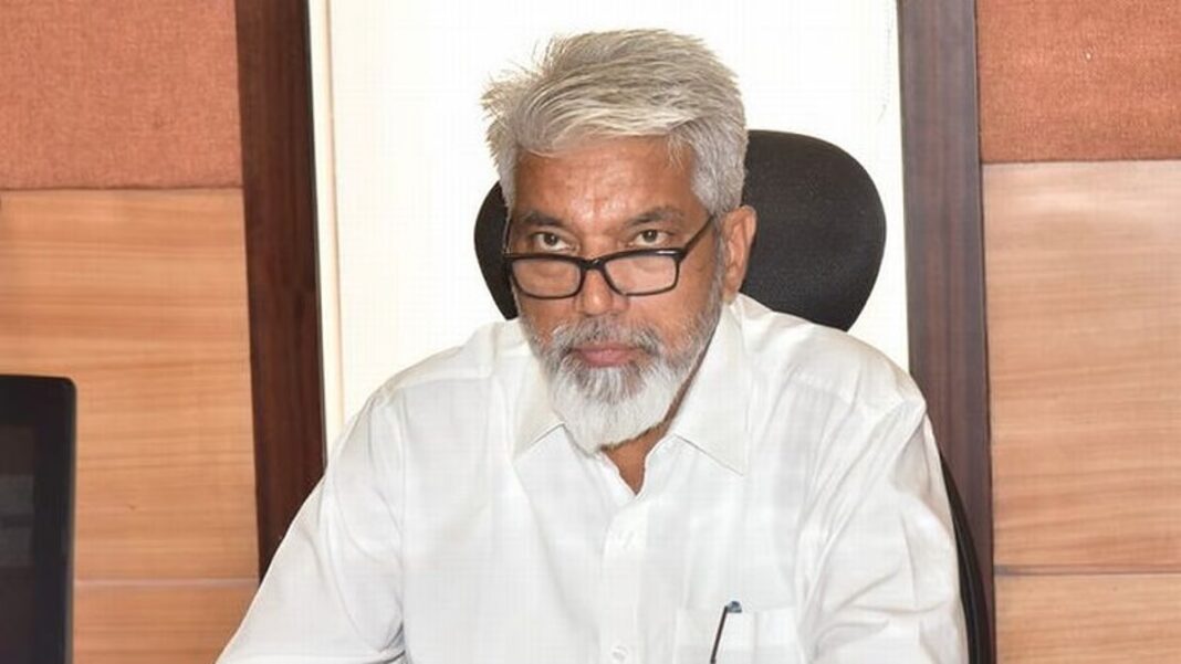 शिक्षणमंत्री दादा भूसेंचे त्रिभाषीय सूत्रावर स्पष्टीकरण